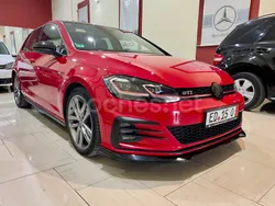 Rojo Usado 2017 VW Golf VII GTI Berlina | 27.000 € (Un poco caro)