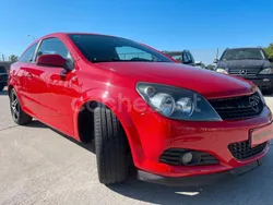 Rojo Usado 2008 Opel Astra GTC Cosmo Berlina | 3500 € (Precio justo)