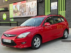 Rojo Usado 2010 Hyundai i30 Comfort Familiar | 2699 € (Caro)