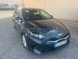 Gris / plata Usado 2021 Kia Ceed Berlina | 13.499 € (Precio justo)