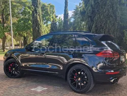 Negro Usado 2015 Porsche Cayenne Turbo SUV | 45.999 €