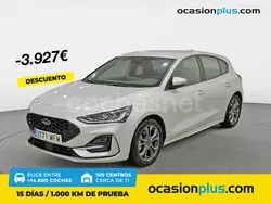 Gris / plata Usado 2023 Ford Focus ST-Line Berlina | 19.900 € (Precio justo)