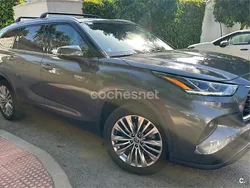 Gris / plata Usado 2021 Toyota Highlander Advance SUV | 52.000 € (Un poco caro)
