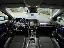 Gris / plata Usado 2017 Renault Mégane IV Bose Edition Berlina | 13.100 € (Precio justo)