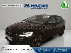 Negro Usado 2018 Volvo V40 Momentum Familiar | 16.500 € (Precio justo)