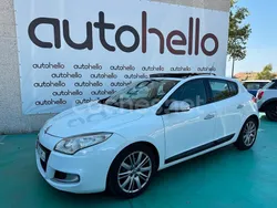 Blanco Usado 2011 Renault Mégane III Dynamique Berlina | 6490 € (Precio justo)