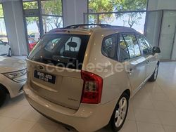 Marrón Usado 2007 Kia Carens Monovolumen | 4600 € (Un poco caro)