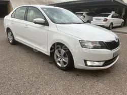 Blanco Usado 2016 Skoda Rapid Style Berlina | 3950 €