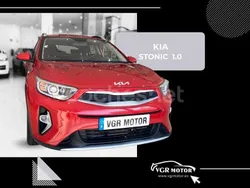 Granate Usado 2023 Kia Stonic SUV | 15.995 € (Buen precio)