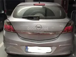 Gris / plata Usado 2006 Opel Astra GTC Enjoy Berlina | 3500 € (Precio justo)