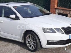 Blanco Usado 2019 Skoda Octavia Ambition Familiar | 7700 €