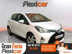 Blanco Usado 2015 Toyota Yaris Hybrid Active Berlina | 14.490 € (Un poco caro)
