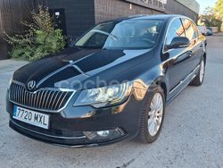 Negro Usado 2015 Skoda Superb Elegance Berlina | 9990 € (Precio justo)