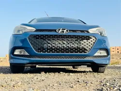 Azul Usado 2017 Hyundai i20 Berlina | 8799 € (Buen precio)