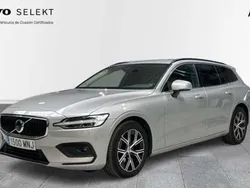 Plateado Usado 2024 Volvo V60 Core Familiar | 39.900 € (Precio justo)