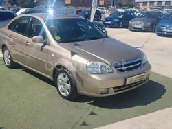 Marrón Usado 2005 Chevrolet Nubira CDX Berlina | 3500 €