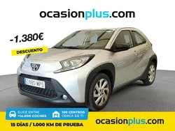 Gris Usado 2024 Toyota Aygo Play Utilitario | 15.190 € (Precio justo)