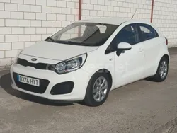 Blanco Usado 2014 Kia Rio Berlina | 4980 € (Buen precio)