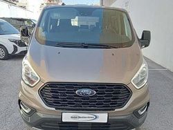 Gris Usado 2023 Ford Tourneo Custom Active Van | 45.900 €
