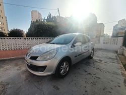 Gris / plata Usado 2007 Renault Clio II Authentique Berlina | 4300 € (Precio justo)