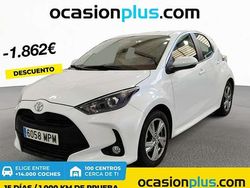 Blanco Usado 2024 Toyota Yaris Hybrid Active Utilitario | 18.628 € (Buen precio)