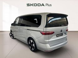 Gris plata Usado 2024 VW Multivan Style Van | 60.950 €