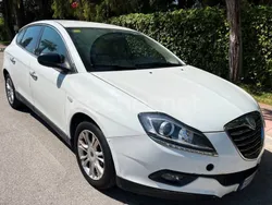 Blanco Usado 2012 Lancia Delta Gold Berlina | 4900 €