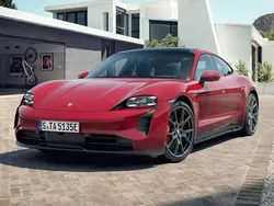 Rojo carmín Usado 2024 Porsche Taycan GTS Berlina | 120.700 €