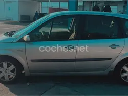 Gris / plata Usado 2006 Renault Scénic II Dynamique Monovolumen | 2200 € (Buen precio)