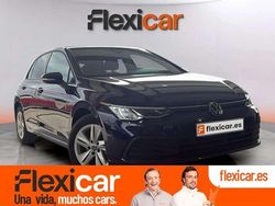 Azul Usado 2024 VW Golf VIII Life Berlina | 26.990 € (Precio justo)