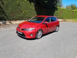 Granate Usado 2013 Toyota Auris Active Berlina | 11.600 € (Caro)