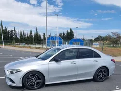 Gris / plata Usado 2023 Mercedes A200 Berlina | 35.000 € (Un poco caro)