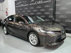 Marrón Usado 2018 Toyota Camry Business Edition Berlina | 24.490 € (Un poco caro)