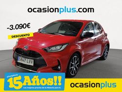 Rojo Usado 2022 Toyota Yaris Hybrid Style Berlina | 20.250 € (Precio justo)