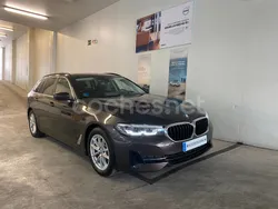 Gris / plata Usado 2022 BMW 520 Familiar | 31.500 € (Buen precio)