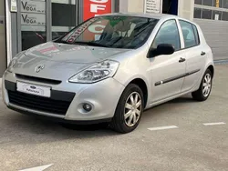 Gris Usado 2013 Renault Clio IV Collection Utilitario | 5990 € (Precio justo)