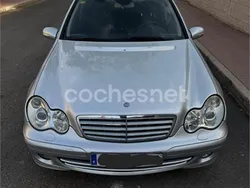 Gris / plata Usado 2005 Mercedes C220 Sport Edition Berlina | 4200 € (Precio justo)
