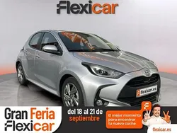 Gris Usado 2024 Toyota Yaris Hybrid Active Berlina | 20.490 € (Precio justo)