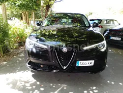 Negro Usado 2018 Alfa Romeo Stelvio Super SUV | 25.800 € (Precio justo)