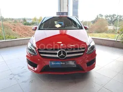 Rojo Usado 2016 Mercedes B200 AMG line Monovolumen | 17.500 € (Un poco caro)