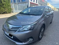 Gris / plata Usado 2014 Toyota Avensis Executive Familiar | 10.500 € (Un poco caro)