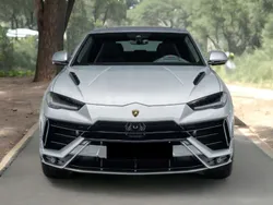 Plateado Usado 2023 Lamborghini Urus SUV | 339.800 € (Un poco caro)