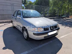 Gris / plata Usado 2002 Seat Cordoba Stella Berlina | 1799 € (Buen precio)