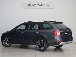 Gris Usado 2020 Skoda 105 Scout 4x4 Berlina | 25.990 €