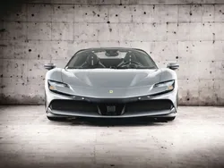 Plateado Usado 2024 Ferrari SF90 Descapotable | 544.900 €