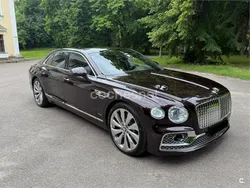 Negro Usado 2023 Bentley Flying Spur Berlina | 225.000 €