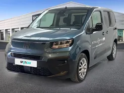 528 azul metal Usado 2024 Fiat Doblò Monovolumen | 21.090 €