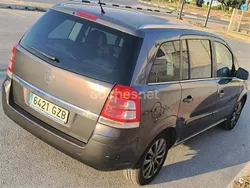 Negro Usado 2010 Opel Zafira Enjoy Plus Monovolumen | 3900 € (Precio justo)