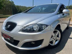 Gris / plata Usado 2010 Seat Leon Reference Berlina | 6990 € (Precio justo)