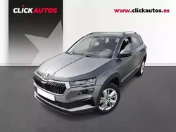 Gris Usado 2025 Skoda Karoq Selection SUV | 26.000 € (Precio justo)